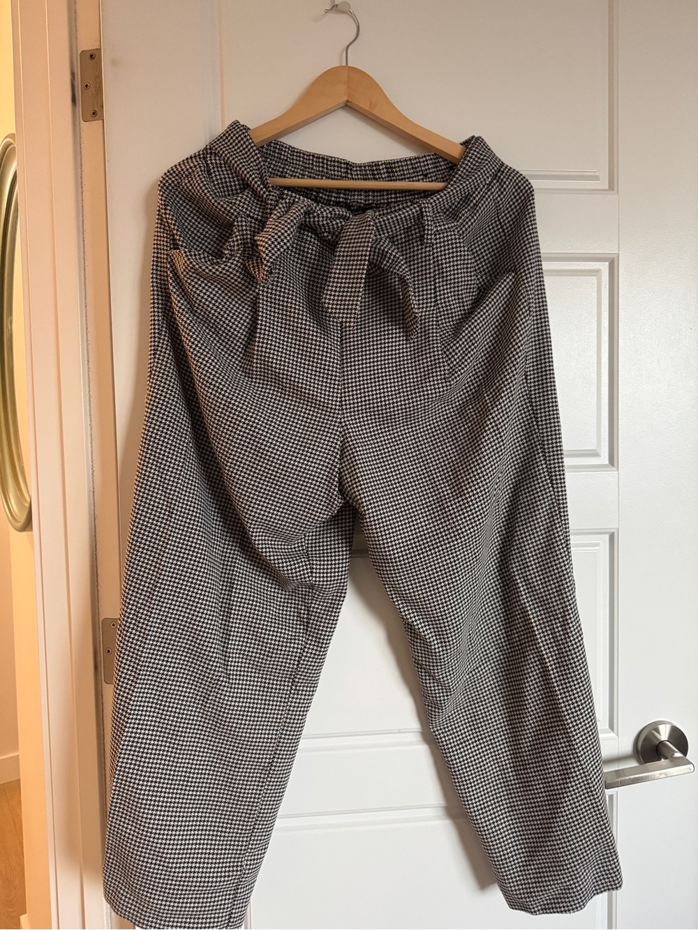 High-Waist Paperbag Trousers - Black & White Houndstooth